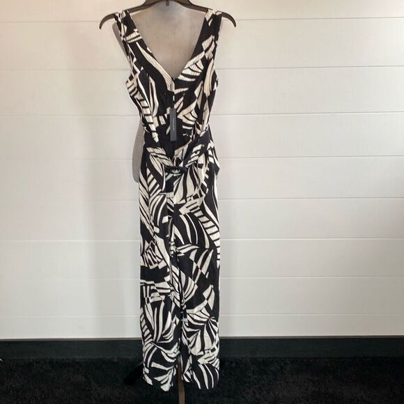 Tahari black & white jumpsuit with pockets - Picture 2 of 8